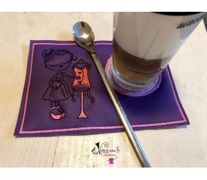 Stickserie ITH - Mug Rugs Sewing Girls